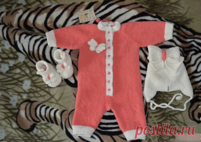 Как связать детский комбинезон своими руками для новорожденных и малышей до года спицами или крючком для начинающих и опытных мастеров: схемы, описание, размеры, пошаговые фото и видео мастер-классы | QuLady