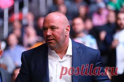 Глава UFC ужаснулся работой судьи из России на турнире. Глава Абсолютного бойцовского чемпионата (UFC) Дэйна Уайт оценил работу российского рефери Вячеслава Киселева, который обслуживал один из поединков на UFC 267. Уайт признался, что в UFC случалось, что рефери убирали с работы прямо во время ивента. Промоутер ужаснулся работой Киселева.