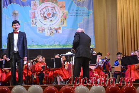 С солистом Азаматом Малышовым. 25.05.2015 г.