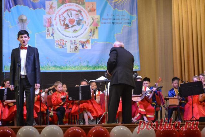 С солистом Азаматом Малышовым. 25.05.2015 г.