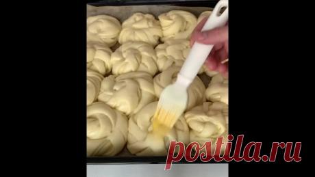 Мягкие, воздушные как облачко домашние булочки...
Знаю, чем займусь сегодня!