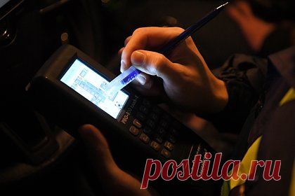 Российский чиновник признался в пьяной езде за рулем. Глава Березовского района Ханты-Мансийского автономного округа (ХМАО) признался в том, что в состоянии алкогольного опьянения управлял автомобилем. Об этом он написал на своей странице во «ВКонтакте». Чиновник раскаялся в содеянном и заявил о вине перед жителями, интересы которых он представляет.