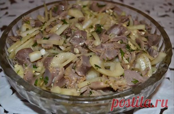 МАРИНОВАННЫЕ КУРИНЫЕ ЖЕЛУДОЧКИ    

  Один из самых вкусных субпродуктов в куриной тушке — это куриный желудок, маринованные куриные желудочки в соевом соусе пикантные и невероятно вкусные. В них содержится минимальное количество жира. 
Приготовьте, и ваши родные оценят ваши способности. Подавая же их к столу несколько раз в неделю, вы сможете обогатить свой организм полезными веществами.