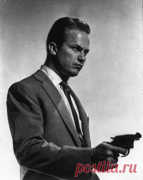 Ральф Микер