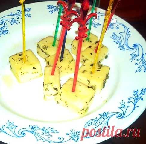 Маринованный сыр / Холодные закуски / Кукорама — вкусные рецепты!
