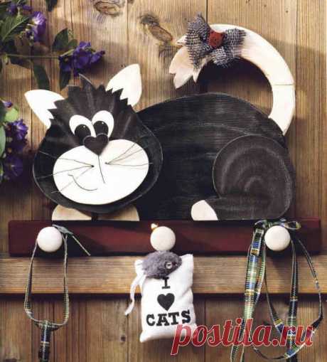 Выпиливание. Вешалка с кошкой и мышкой