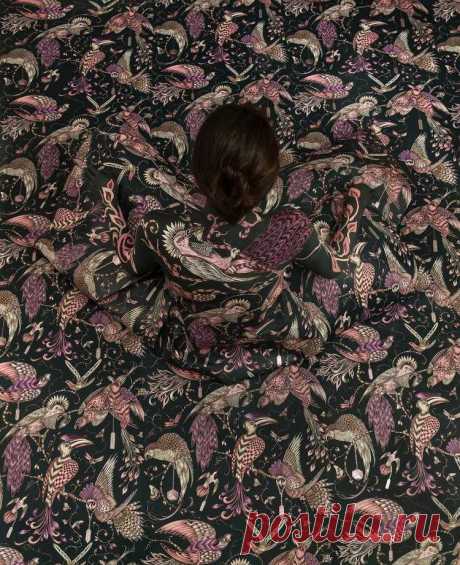 Автопортреты Cecilia Paredes стирают границы между предметом и средой - Художники, фотографы и скульпторы со всего света