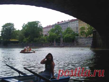 Прогулки по Праге на общественном транспорте и пешком без проф.экскурсий, но с рассказами, показами, фотосессией и ответами на все вопросы - 20 евро/час с чел. либо 100 евро/день за компанию от 2 человек: встреча и проводы к Вам в отель, квитанция об оплате перед выездом на прогулку.
