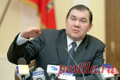 Генерала Лебедя обвинили в разработке плана по свержению Горбачева в 1991 году. В августе 1991 года генерал Александр Лебедь, который в то время являлся заместителем командующего ВДВ, участвовал в разработке плана по свержению президента СССР Михаила Горбачева. С таким обвинением в его адрес в интервью «Ленте.ру» выступил последний в истории первый секретарь столичного горкома КПСС Юрий Прокофьев.