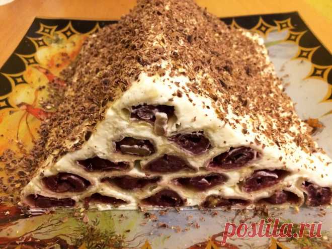 Торт «Монастырская изба». Рецепт из слоёного теста: вкус более нежный и готовить быстрее - Пир во время езды Сегодня хочу познакомить вас с вкуснейшим десертом, который я очень люблю. Тортом «Монастырская изба» можно побаловать себя и близких просто так, не ожидая какого-нибудь особенного повода, хотя и на любое торжество он будет смотреться очень эффектно. Мне особенно нравится этот торт из слоёного теста. Хотя в классическом варианте готовится тесто ближе к песочному, я считаю, […]