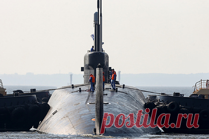 «Красноярск» спустят на воду. Атомную подводную лодку «Красноярск» спустят на воду 30 июля. Торжественная церемония спуска на воду пройдет в Северодвинске на предприятии «Севмаш». Судно является частью проекта «Ясень-М» (885М), подлодки которого оснащены крылатыми ракетами «Оникс» и «Калибр». Руководить спуском будет главком ВМФ Николай Евменов.