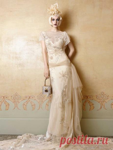 Свадебное платье с элементами ручной вышивки