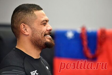 Тяжеловес UFC провалил взвешивание и попал в историю. Новозеландский боец смешанного стиля (MMA) Джастин Тафа провалил взвешивание перед турниром Абсолютного бойцовского чемпионата (UFC). 28-летний новозеландец стал первым в истории UFC бойцом, не сумевшим вписаться в лимит тяжелого веса (120 килограммов).