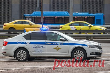 Стала известна причина сбоев в базах ГИБДД. Технический сбой, произошедший в базах российской Госавтоинспекции (ГИБДД), связан с переходом на новые системы. Об этом сообщает ТАСС. «Технический сбой в работе информационных ресурсов по линии Госавтоинспекции произошел из-за начала перехода на новую систему», — пояснил собеседник агентства.