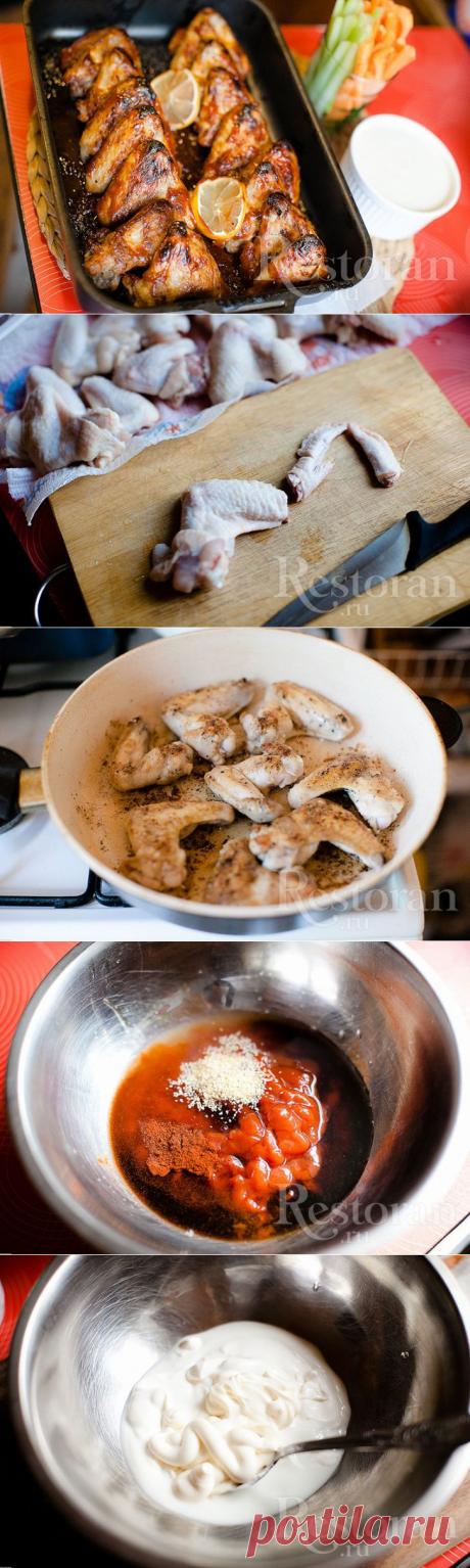 Рецепт: Куриные крылья в духовке с соусом блю чиз