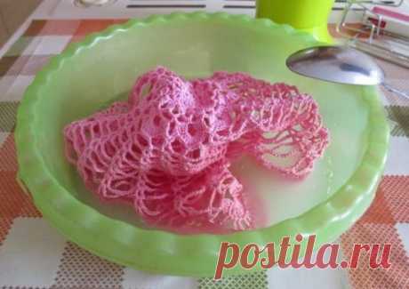 Как накрахмалить салфетку связанную крючком крахмалом, сахаром, клеем ПВА, желатином, утюгом в домашних условиях. Пропорции