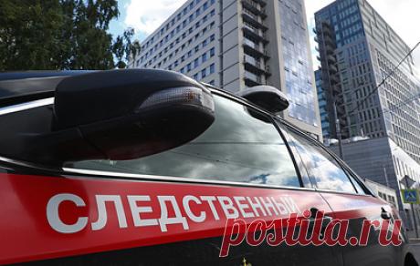 СК обвинил врачей-репродуктологов в 11 эпизодах продажи младенцев. Фигуранты дела могут получить до 15 лет лишения свободы Следственный комитет предъявил обвинения врачам-репродуктологам, которые продавали детей суррогатным матерям. Об этом сообщает пресс-служба СК РФ. По версии следствия, в период с 2015 по 2017 годы обвиняемые врачи-репродуктологи Центра семейной медицины «Гераци» (ООО «Клиника репродуктивного здоровья «Гераклион») и Центра экстракорпорального оплодотворения «ЭмбриЛайф» (ООО…