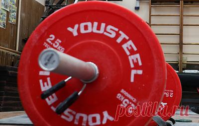 Директор известного музея в Бразилии погиб из-за падения штанги в спортзале. Штанга упала Рональду Монтенегро на грудь