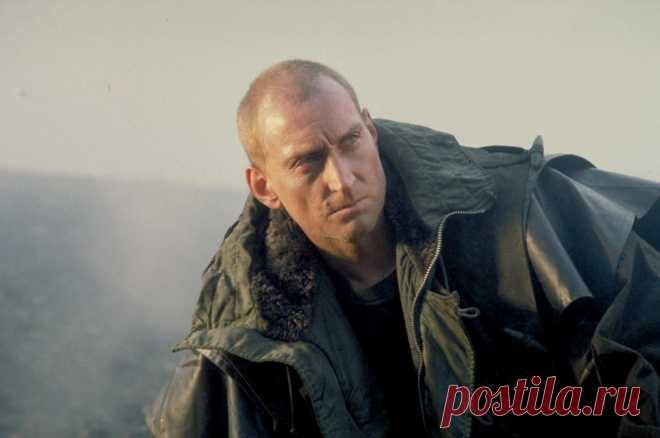 Чарльз Дэнс