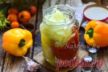 Болгарский перец, фаршированный капустой на зиму, рецепт Непременно закройте на зиму болгарский перец, фаршированный капустой, воспользовавшись этим удачным рецептом. Такая закуска будет очень хороша в холодное время года, когда свежие овощи не такие вкусные, как в сезон.