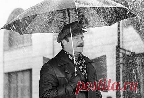 Фото- Киноактёр Михаил Пуговкин во время сьёмок фильма Ах, водевиль, водевиль, 1979 год