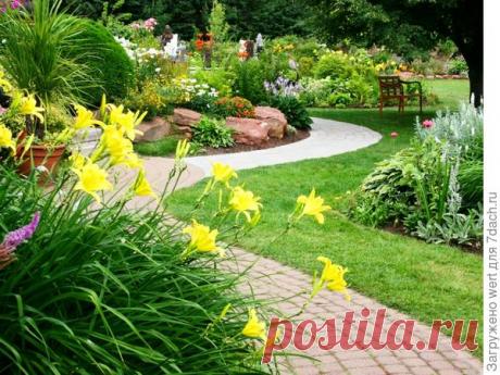 12 садовых дорожек для разных стилей ландшафта Какую дорожку проложить на даче? Чтобы ответить на этот вопрос, стоит определиться с общим стилем участка и его образом. Ведь дорожки — это стиль, характер ландшафтного проекта. По ним можно […]