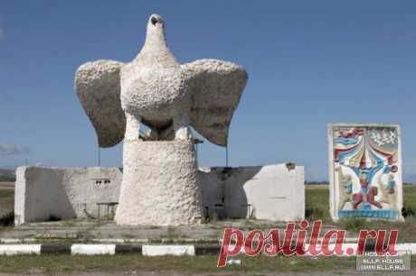 Советские автобусные остановки до боли знакомые и родные.