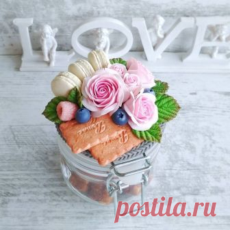 Доброго дня, друзья! ☺️ Надеюсь, вы все в добром здравии и хорошем настроении , потому что мы очередное ОРВИ подцепили в саду А завтра утренник, посвящённый дню мамы‍, жаль, не получится поучаствовать, так готовились к нему. Ох, боюсь всех этих гриппов, зима ещё впереди, хоть в сад вообще не ходи _________________________________________________ А эта новая баночка, выполненная на заказ✔️, конечно же, уже упаковалась и только и ждёт, когда отправится в свой...