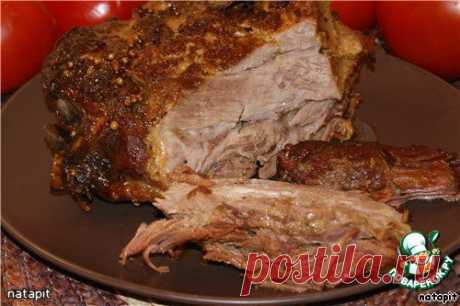 в универсальном маринаде, запеченное целым куском.