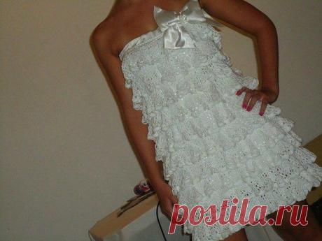 Очаровательное платье, связанное крючком