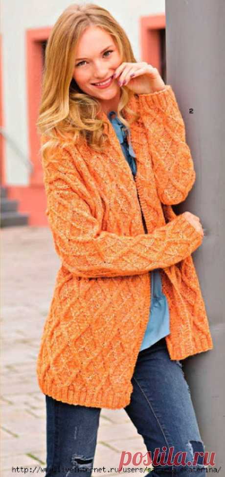 Жакет с ромбами из кос спицами 

Жакет с узором из ромбов - это универсальная вещь на все случаи жизни: пряжа из хлопка, шерсти и полиакрила обеспечит комфорт до самой весны.Размеры: 46-48











источник
