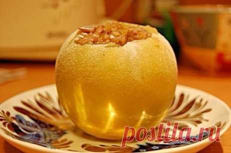 ЯБЛОКИ ФАРШИРОВАННЫЕ КУРАГОЙ И ГРЕЦКИМИ ОРЕХАМИ

У яблока аккуратно удалить сердцевину, стараясь не прорезать насквозь. Наполнить полученной начинкой. Сделать заливку.
3 ст. ложки меда, 1ч. ложка лимонного сока, 05 ч.ложки корицы, все перемешать
и залить внутрь яблока. Яблоки наколоть вилкой или зубочисткой в нескольких местах, чтобы при запекании они не треснули. Поставить в мультю на 30 мин в режим выпечки.
Приятного аппетита!!!!

Рецепт: Юлия Гришина