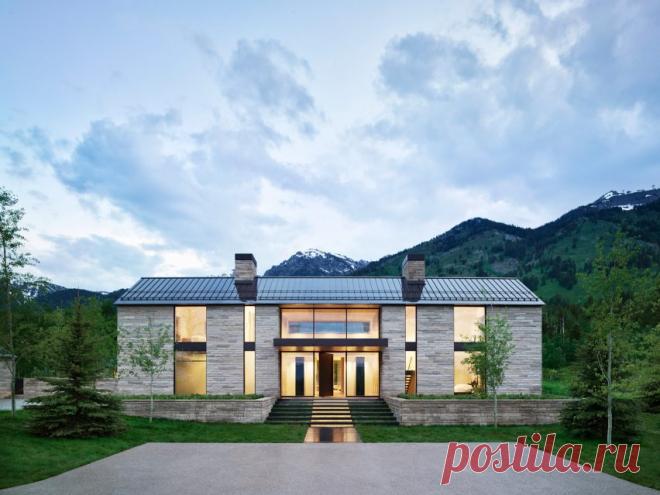 CLB Architects completes Five Shadows compound in Wyoming