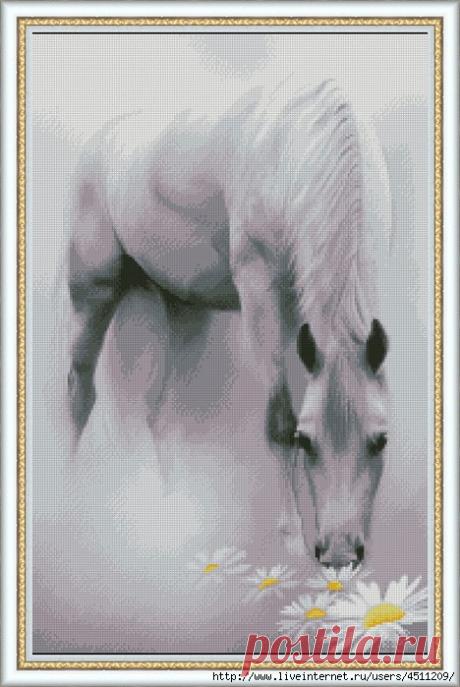 Лошадь в тумане. Вышивка крестом