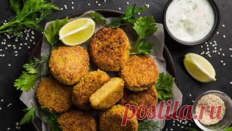 Spirulina Falafel Recipe | Better Nutrition If you like the deep-fried chickpea patties at Mediterranean restaurants, you’ll love this lighter, immune-boosting version of falafel. Serve with chopped lettuce, tomatoes, and warmed pita rounds.