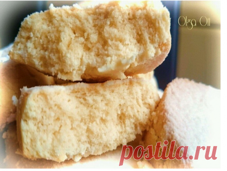 Мучное печенье
Это просто БОМБА! 
Я ела много разного печенья, и тающего, и рассыпчатого... 
Но ЭТО "переплюнуло" всех!  
Печенье рассыпается едва коснувшись языка. Любите такое? Тогда готовим!

Понадобится:
слив. масло - 250 г (комнатной t)
сах. пудра - 0,5 ст
раст. масло (без запаха) - 1/3 ст
крахмал - 4 ст.л.
мука - 3,5 ст.
ванильный сахар -  1 пачка (10 г)

ЯЙЦА НЕ НАДО!  РАЗРЫХЛИТЕЛЯ НЕ НАДО!!!
Я нечего не забыла. 

В миску кладем сливочное масло комнатной температуры...