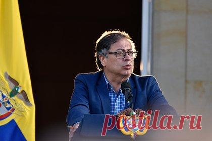 Колумбия назвала варварством удары Израиля по Газе. Президент Колумбии Густаво Петро назвал варварством бомбардировки израильскими военными сектора Газа. По его словам, он призвал остановить «геноцид в Палестине» и чуть не лишился должности после этого. При этом, добавил Петро, значительная часть колумбийских политиков и журналистов поддержала его аплодисментами.