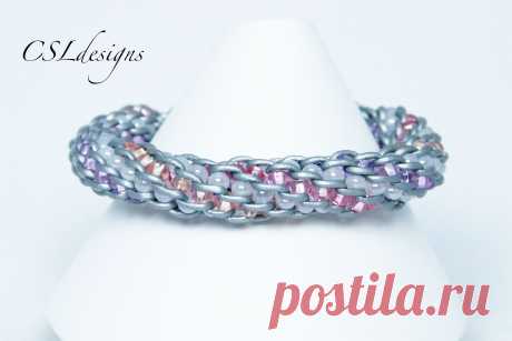 Four colour inside beaded kumihimo braid - excellent video tutorial | Kumihimo | Videos, Tutorials and Youtube