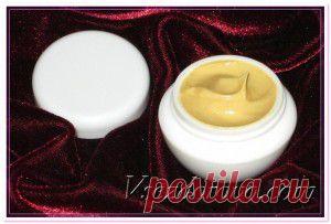 Массажный ночной крем для рук с лецитином и ланолином