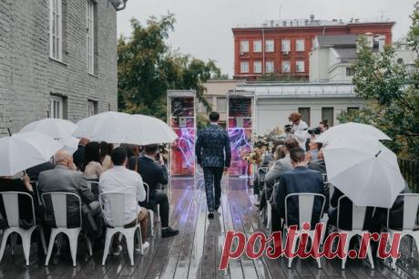 Аркаша и Саша сразу влюбились друг в друга еще в первом классе. Первый поцелуй, неловкие держания за руки, переезд. Но это было только начало их истории ✨