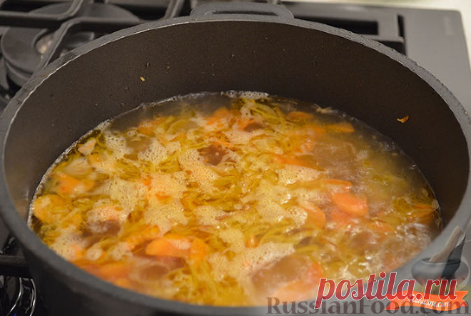 Сырный суп с копчеными колбасками