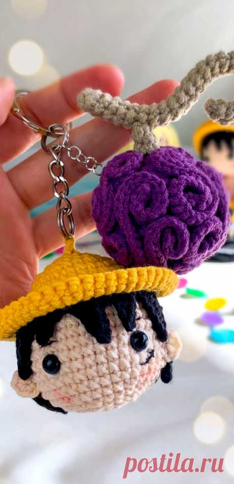 PDF Брелок &quot;Луффи&quot; крючком. FREE crochet pattern; Аmigurumi toy patterns. Амигуруми схемы и описания на русском. Вязаные игрушки и поделки своими руками #amimore - аниме персонаж из обычной пряжи, пират Луффи из One Piece, кукла, маленький брелок для аниме фанатов.