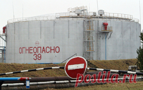 На территории белорусского завода &quot;Нафтан&quot; произошло возгорание нефтепродуктов. В МЧС республики сообщили, что возгорание ликвидировано, никто не пострадал