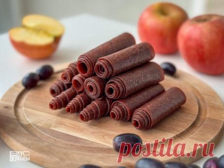 Забытый десерт из детства: виноградная пастила — ваша здоровая сладость (пошаговый рецепт с фото)
Забудьте о магазинных конфетах с их сомнительным составом! Когда под рукой есть это ароматное лакомство, приготовленное своими руками, желание покупать химические сладости пропадает навсегда.

Поверьте, стоит только один раз попробовать эту нежную, тающую во рту пастилу, и вы будете ждать виноградный сезон, чтобы снова и снова повторять этот кулинарный эксперимент. А главное —...