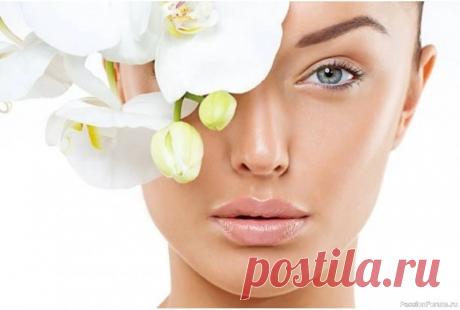 ​Секрет сияющей кожи: простое омоложение Маска из овсянки и меда: Смешайте 1 ст. л. овсяных хлопьев (измельченных), 1 ч. л. меда и немного теплой воды до консистенции кашицы.Применение: Нанесите на очищенную кожу лица на 15-20 минут. Смойте теплой водой. Эффект: Мягкое отшелушивание, увлажнение, сияние. Овсянка питает, мед...