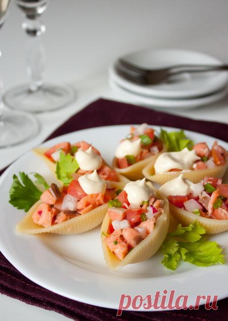 Лососевый салат в ракушках - Пошаговый рецепт с фото | Закуски | Салаты | Вкусный блог - рецепты под настроение