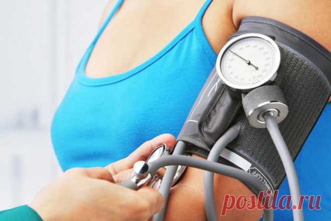 как быстро снизить давление  
Если у вас резко повысилось давление, вам поможет правильное дыхание.Всего-навсего в течение 2-3 минут при каждом выдохе надо задержать дыхание на 7-9 секунд. Так просто можно снизить давление на 30…