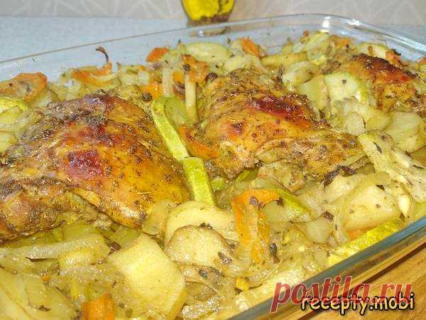 Курица с картошкой и кабачками в духовке

✅Ингредиенты
куриное бедро – 3 шт;
картофель – 5-8 шт;
кабачок (средний) – 1 шт;
морковь (средняя) – 1 шт;
лук репчатый (крупный) – 1 шт.

✅Для маринада:
карри – 1 ч. л;
сушеный чеснок – 1 ч. л;
сушеный базилик – 1 ч. л;
кориандр (зёрна) – 1 ч. л;
соевый соус – 30 мл. (по желанию);