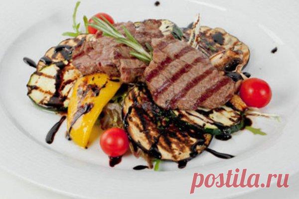 Теплый овощной салат с говяжьей вырезкой (Рецепт к Новому году 2018) 

Красный, желтый, зеленый – яркие цвета продуктов создадут хорошее настроение. Блюдо «высокой кухни», поданное на красивой тарелке, способно сделать роскошным любой праздничный стол. 

Ингредиенты: 
Показать полностью…