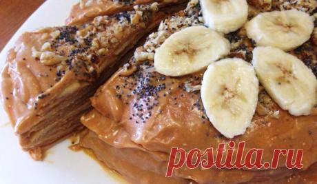 Рецепт приготовления блинного торта со сгущенкой и бананами иллюстрированный детальными поэтапными фотографиями